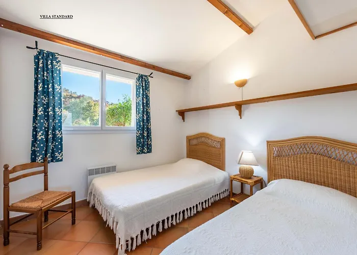 Les Hauts De Pavellone Villa