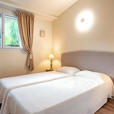 Les Hauts De Pavellone Villa